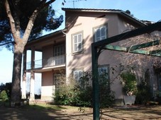 Villa unifamiliare, da ristrutturare, 600 mq, Frascati