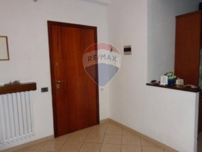 Appartamento in Vendita a Ancona, zona Grazie, 190'000€, 141 m²