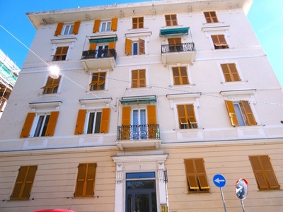 Appartamento in Vendita a Genova, zona San Fruttuoso, 155'000€, 92 m²