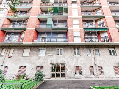 Appartamento in vendita a Milano largo Promessi Sposi, 3