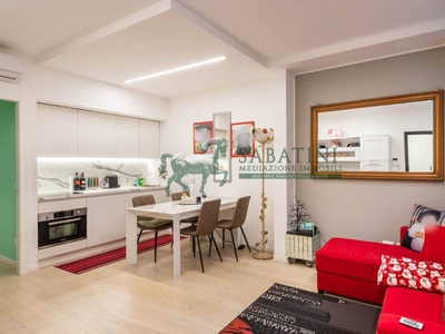 Appartamento in vendita a Milano via Achille Zezon, 8