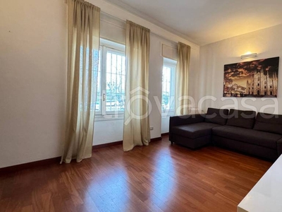 Appartamento in vendita a Milano via Alcuino, 1