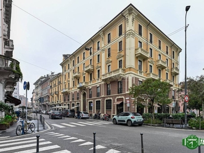 Appartamento in vendita a Milano via Bernardino Corio 3