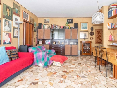 Appartamento in vendita a Milano via Bordighera