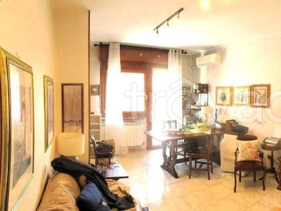Appartamento in vendita a Milano via Federico de Roberto, 5