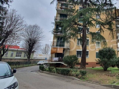 Appartamento in vendita a Milano via Felice Orsini, 68