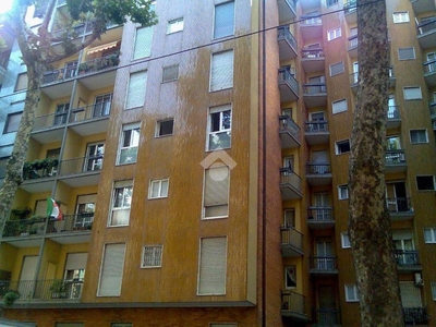 Appartamento in vendita a Milano via Giambellino, 49