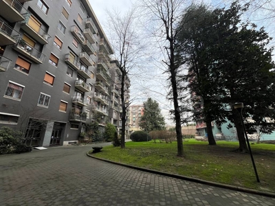 Appartamento in vendita a Milano via Giambellino