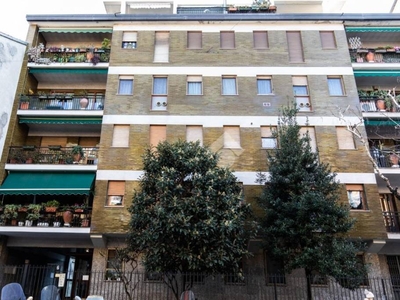 Appartamento in vendita a Milano via Giorgio Chavez, 6
