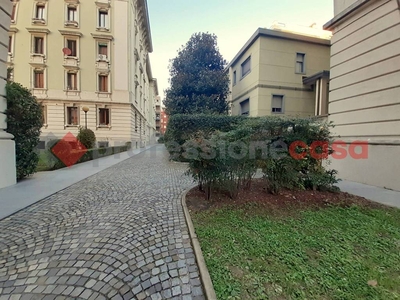 Appartamento in vendita a Milano via Laurana