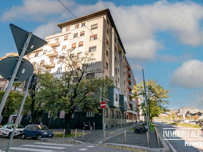 Appartamento in vendita a Milano via Monte Amiata