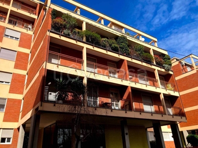 Appartamento in vendita a Milano via Monte Popera, 11