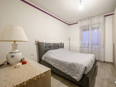 Appartamento in vendita a Milano via Monti Sabini, 24