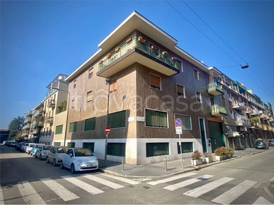 Appartamento in vendita a Milano via Paruta, 27