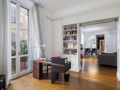 Appartamento in vendita a Milano via Piero Maroncelli