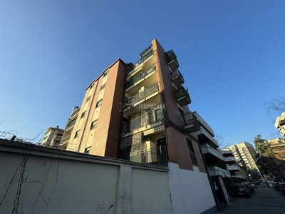Appartamento in vendita a Milano via Privata Urbino 5