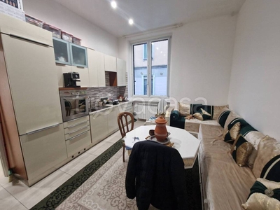 Appartamento in vendita a Milano via Sorrento, 1