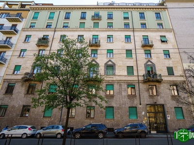 Appartamento in vendita a Milano via Tonale 9