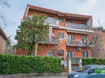Appartamento in vendita a Milano via tremiti 4