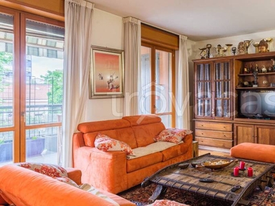 Appartamento in vendita a Milano via Vespri Siciliani, 58