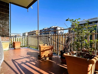 Appartamento in vendita a Milano viale San Gimignano, 13