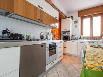 Appartamento in vendita a Nerviano via Vittorio Veneto, 2