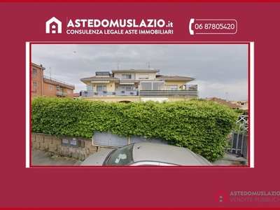 Appartamento in Vendita a Roma, 79'500€, 95 m²