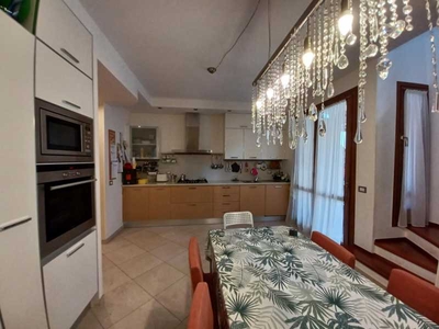 Appartamento in Vendita ad Capraia e Limite - 249000 Euro