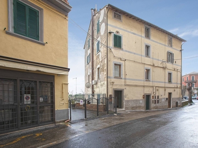 Appartamento in vendita in Caprarola, Italia