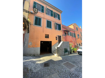 Appartamento in vendita in Marino, Italia