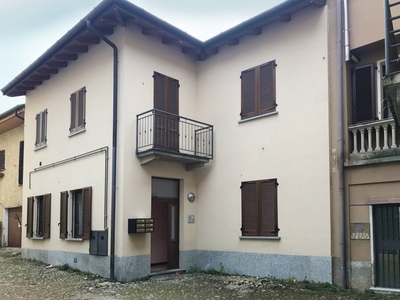 Bilocale in Vendita a Varese, zona S. Ambrogio, 87'000€, 53 m²