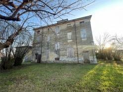 BORGO RURALE CON TERRENO DI PERTINENZA