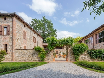 Casa in vendita in Agazzano, Italia