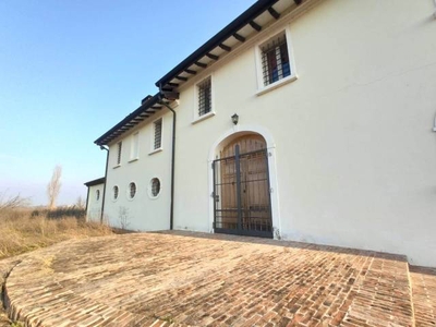 Casa in vendita in Concordia sulla Secchia, Italia