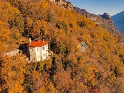 Casa in vendita in Gargnano, Italia