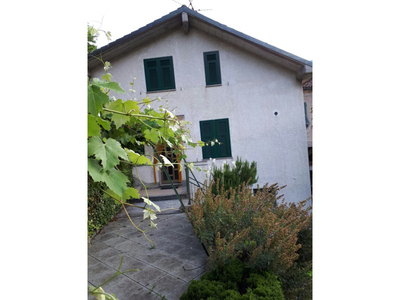 Casa in vendita in Isola del Cantone, Italia