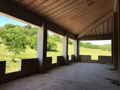 Casa in vendita in Lugagnano Val D'arda, Italia