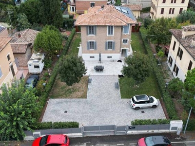 Casa in vendita in Modena, Italia