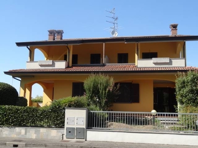 Casa in vendita in Piacenza, Italia
