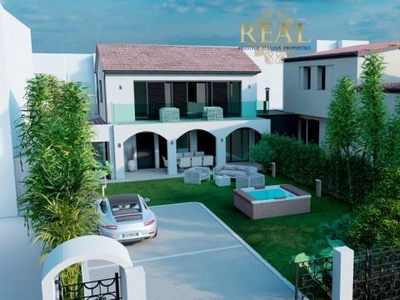 Casa in vendita in Riccione, Italia