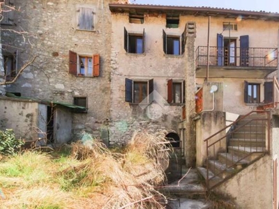 Casa in vendita in Tremosine sul Garda, Italia