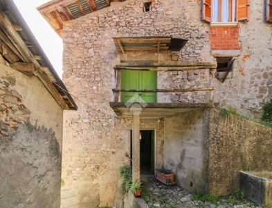 Casa in vendita in Valvestino, Italia