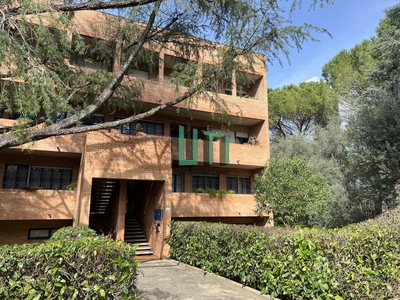 Casa indipendente con terrazzo in via rosso fiorentino, Bagno a Ripoli