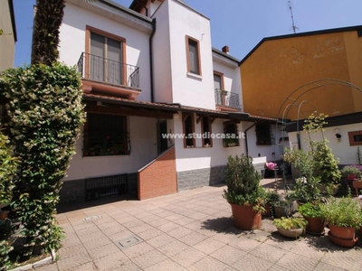 Casa Indipendente in vendita a Melegnano