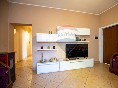 Casa Indipendente in vendita a Nerviano via Sauro, 3