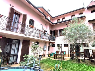 Casa Indipendente in vendita a Nerviano via Sempione