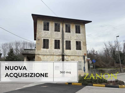 Edificio-Stabile-Palazzo in Vendita ad Gorizia - 160000 Euro