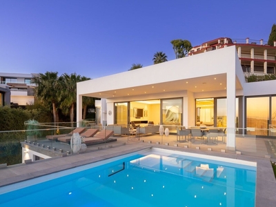 Modern Villa With Panoramic Views