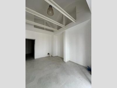 Negozio in Affitto a Brindisi, 700€, 40 m²