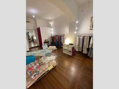 Negozio in Affitto a Milano, zona Pagano - De Angeli - Corso Vercelli, 3'000€, 85 m², arredato